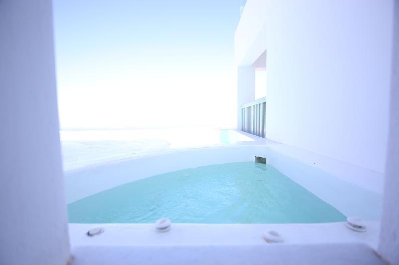 Astro Palace Hotel & Suites