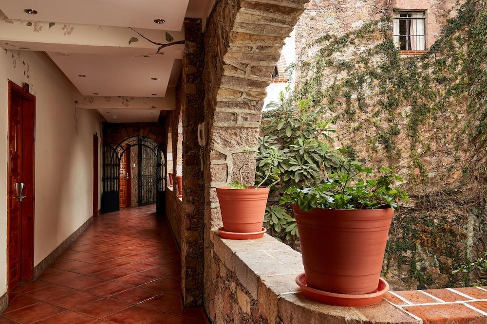 Hotel Agua Escondida