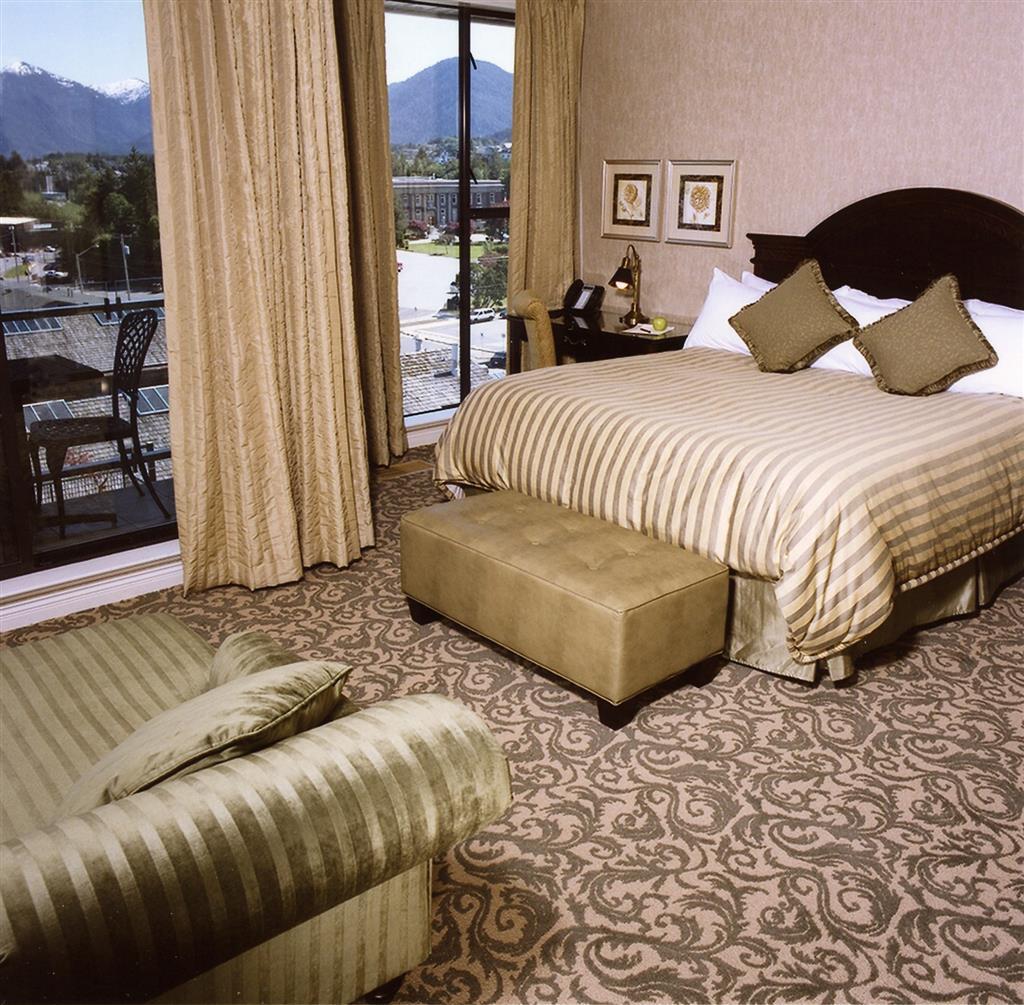 Crest Hotel