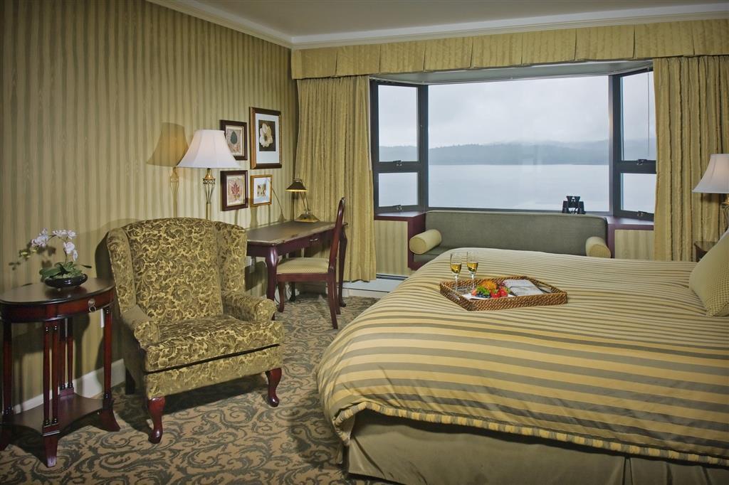 Crest Hotel