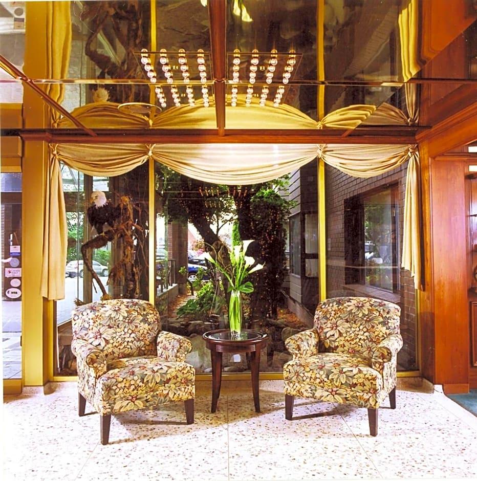 Crest Hotel