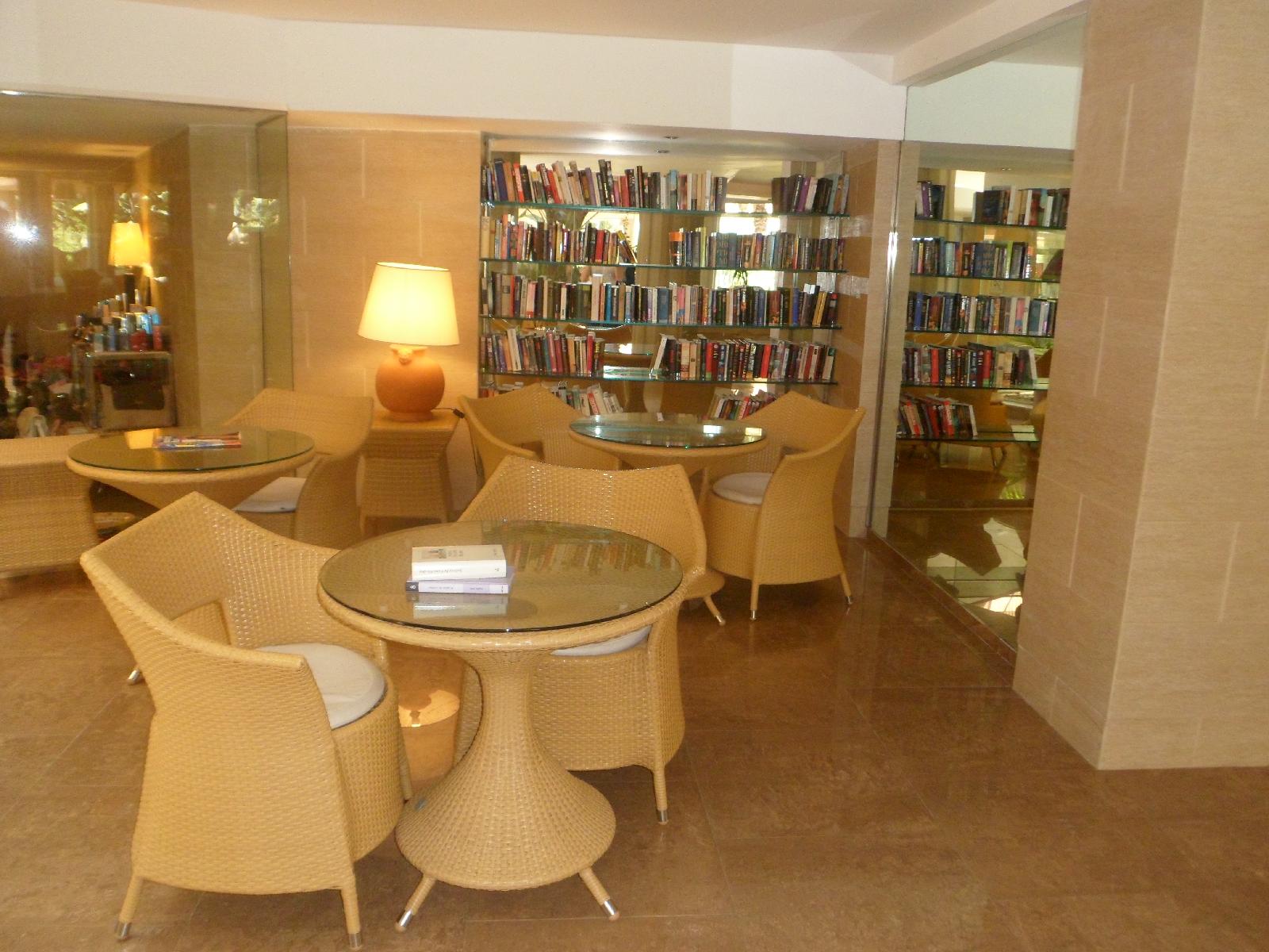 Acacia Resort