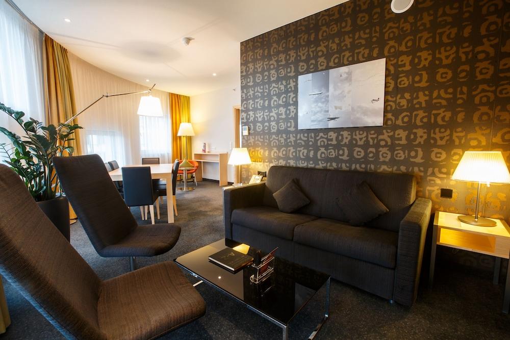 Crowne Plaza St. Petersburg Airport
