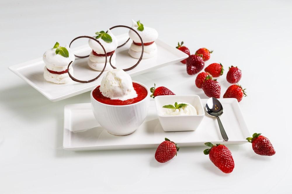Crowne Plaza St. Petersburg Airport