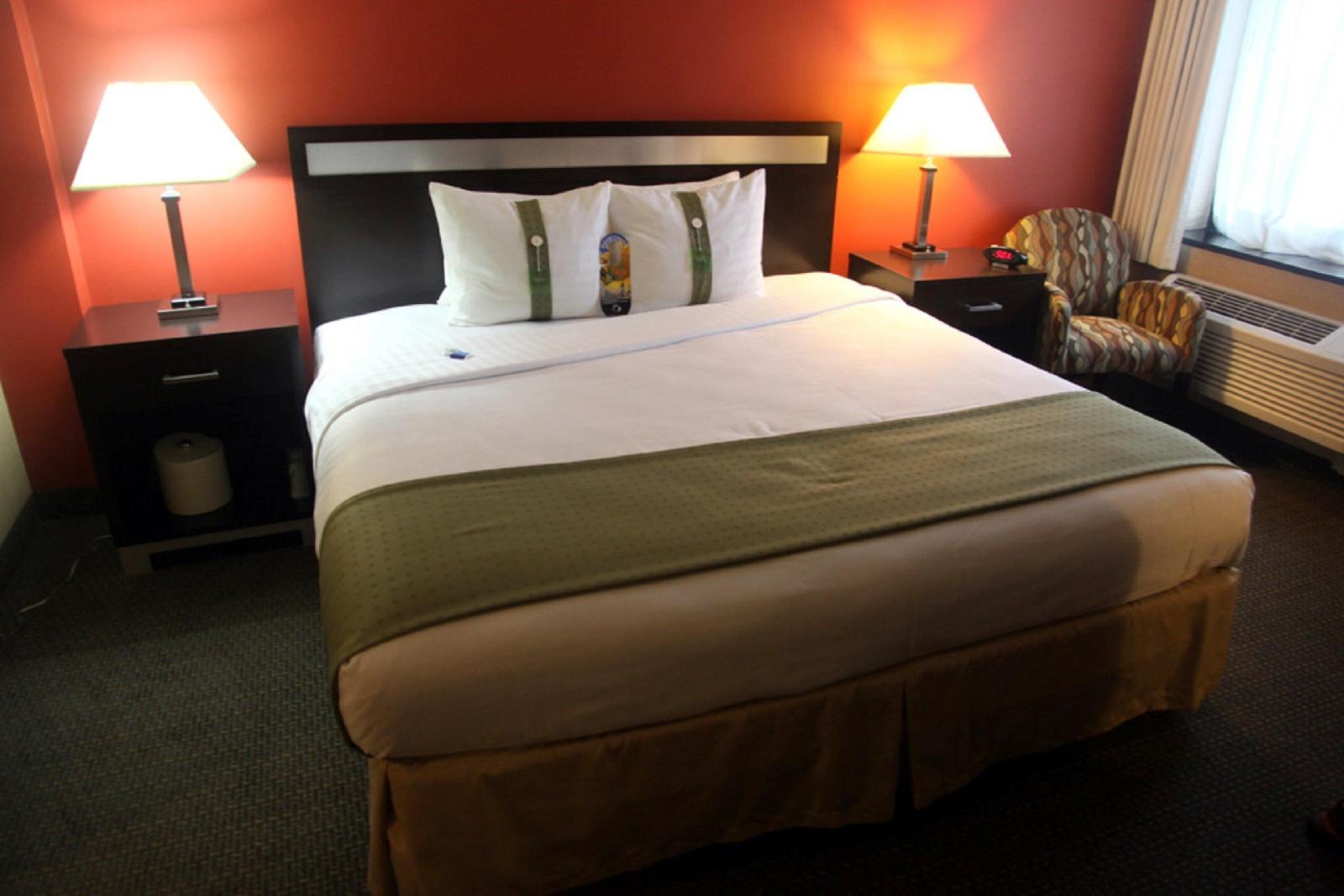 Holiday Inn LaGuardia Airport