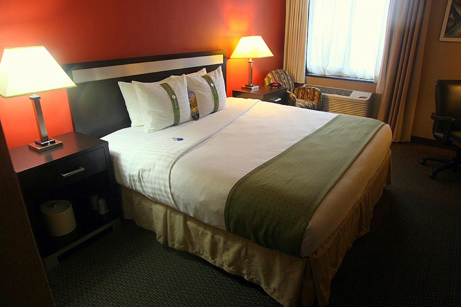 Holiday Inn LaGuardia Airport