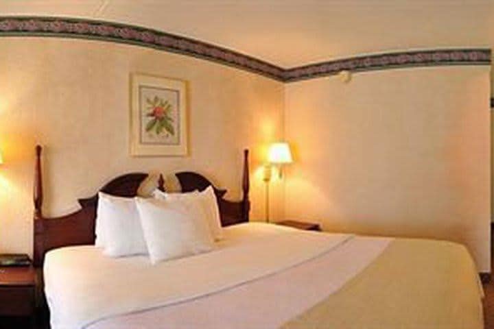 Clarion Inn Fairmont