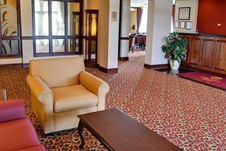 Clarion Inn Fairmont