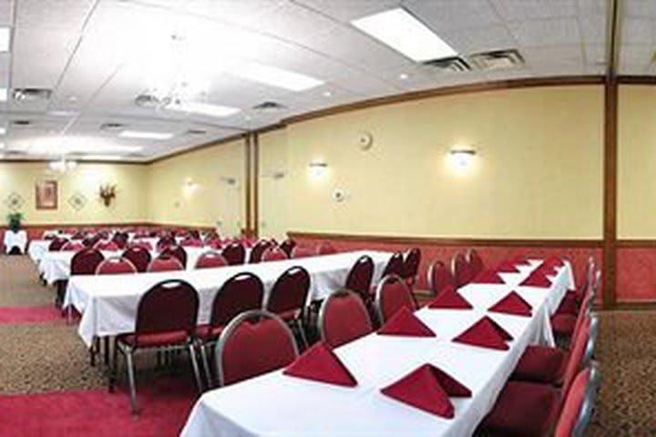 Clarion Inn Fairmont