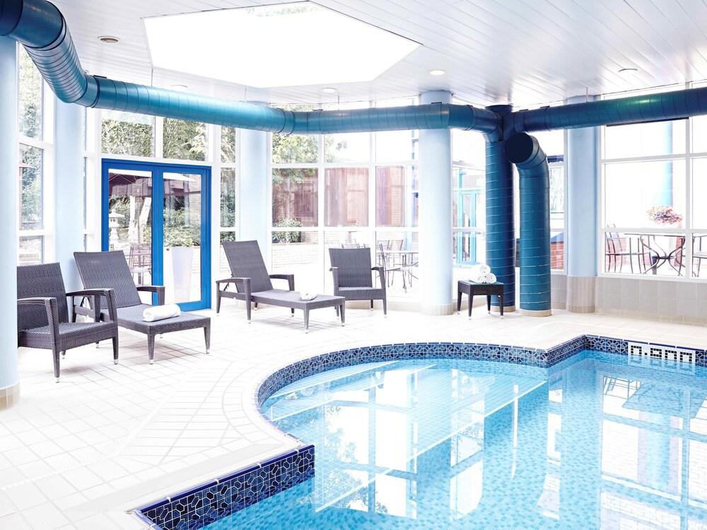 Novotel London Heathrow Airport - M4 Jct 4