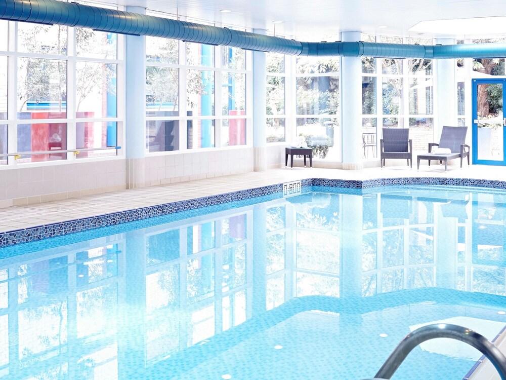 Novotel London Heathrow Airport - M4 Jct 4