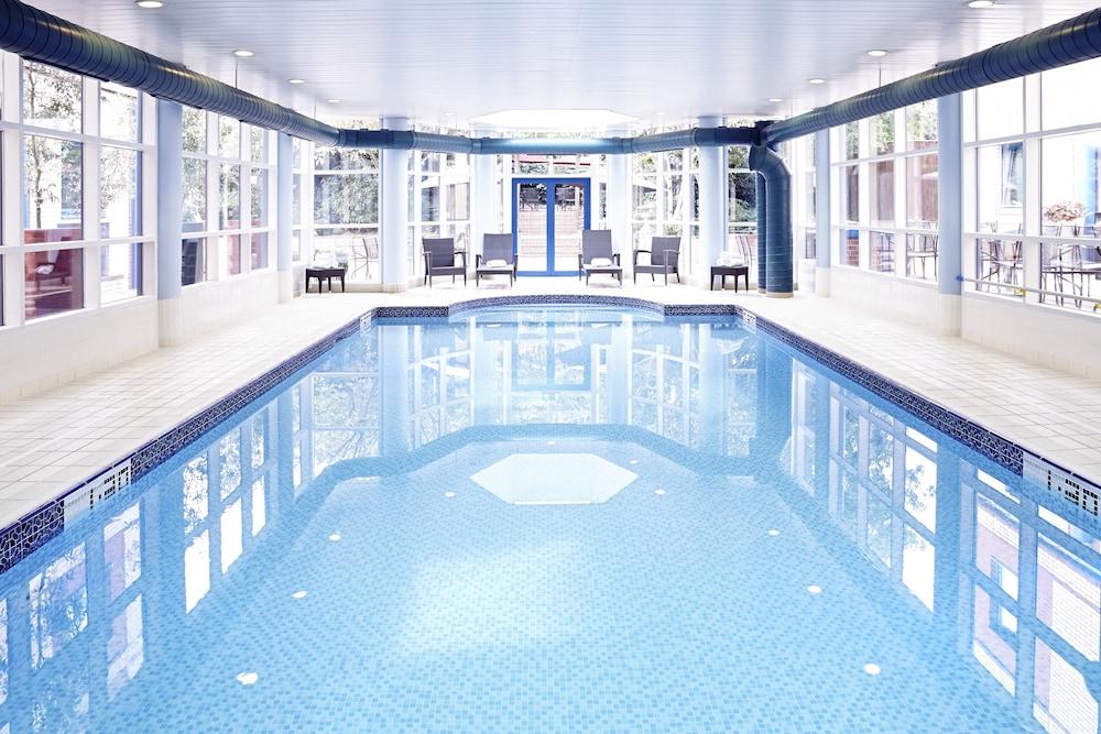 Novotel London Heathrow Airport - M4 Jct 4