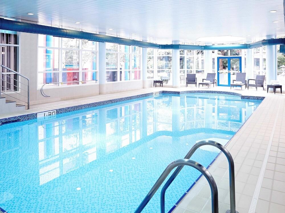 Novotel London Heathrow Airport - M4 Jct 4