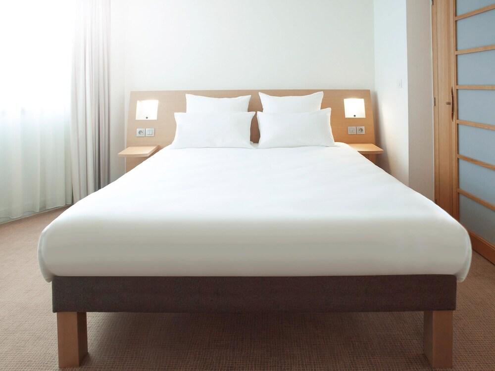 Novotel London Heathrow Airport - M4 Jct 4
