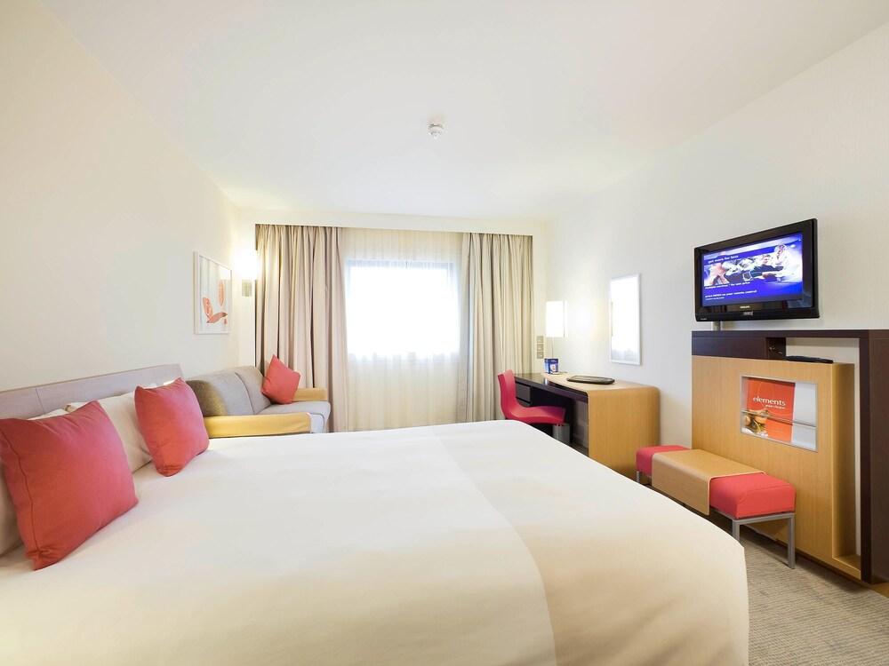 Novotel London Heathrow Airport - M4 Jct 4