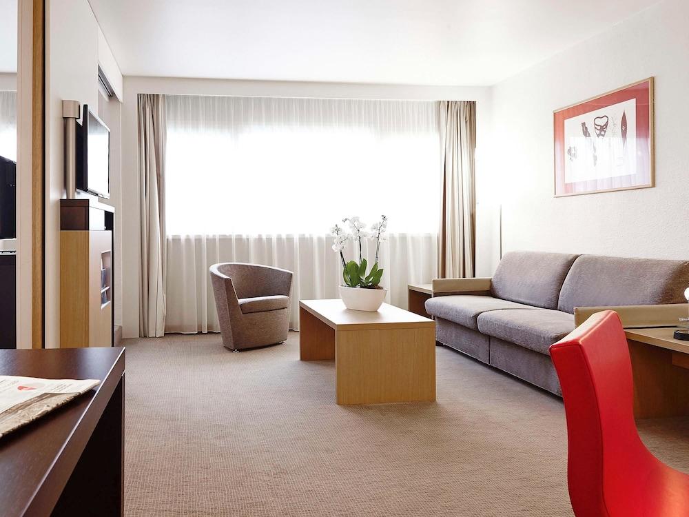 Novotel London Heathrow Airport - M4 Jct 4