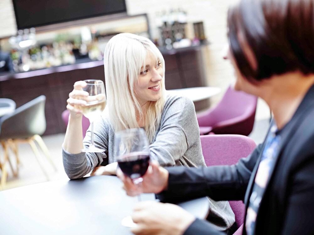 Novotel London Heathrow Airport - M4 Jct 4