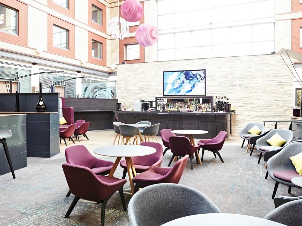 Novotel London Heathrow Airport - M4 Jct 4