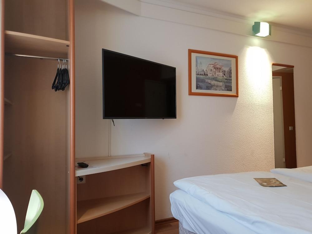 B&B HOTEL Hamburg-Airport