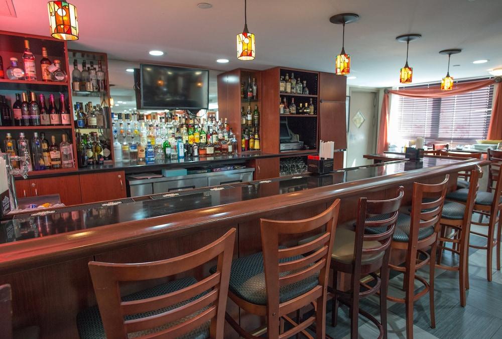 Holiday Inn New York JFK Airport Area