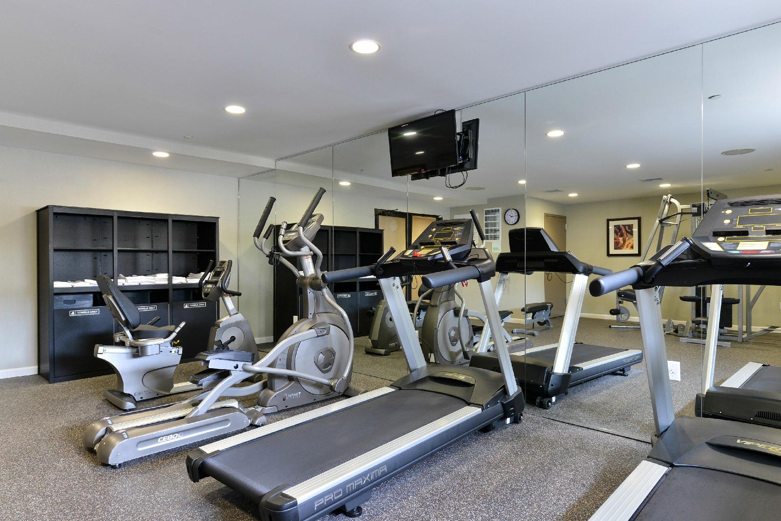 Holiday Inn New York JFK Airport Area
