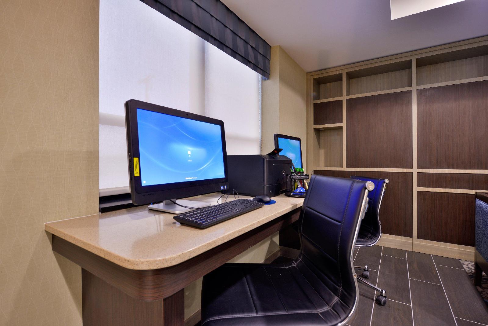 Holiday Inn New York JFK Airport Area