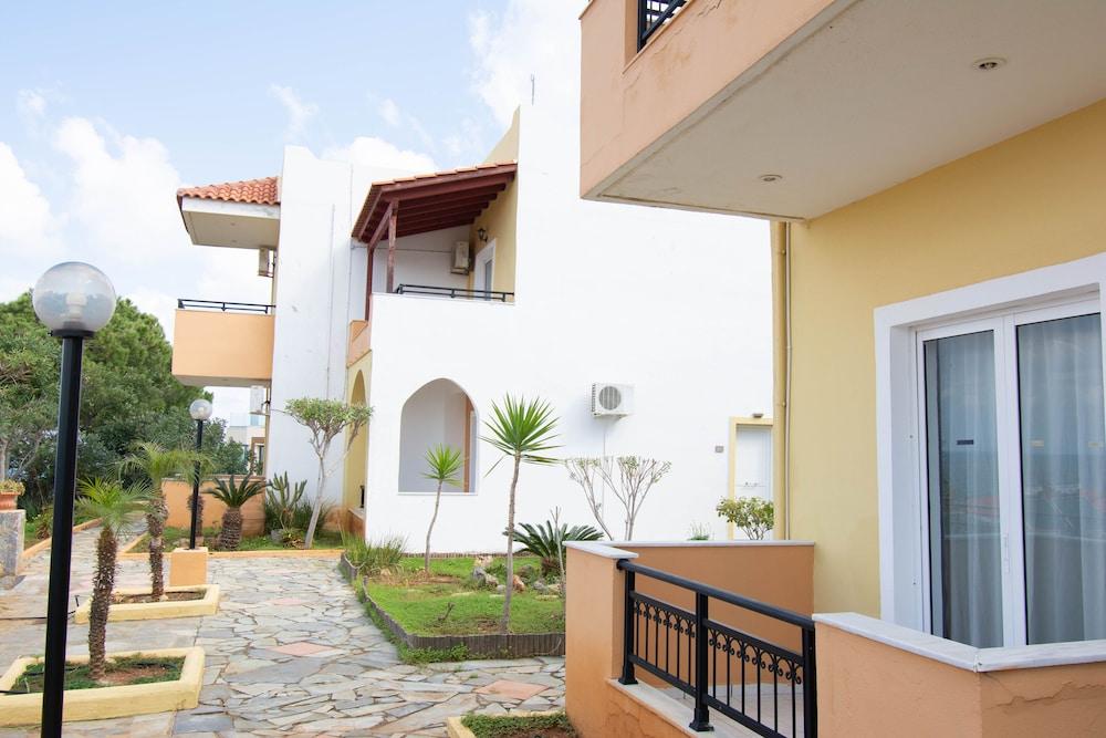 Bella Vista Apartments