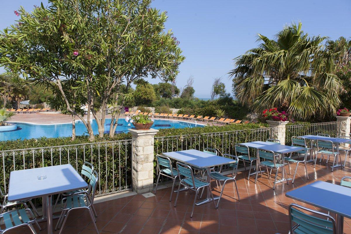 Conte Di Cabrera Hotel Club