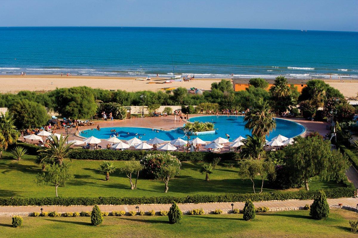 Conte Di Cabrera Hotel Club