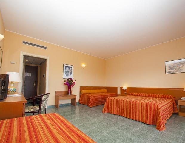 Conte Di Cabrera Hotel Club