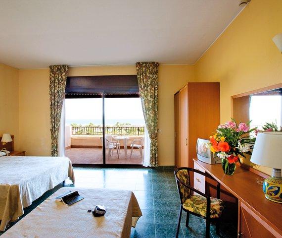 Conte Di Cabrera Hotel Club