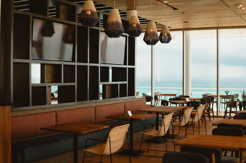 Emporio Hotel & Suites Cancún