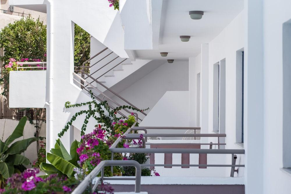 Ariadne Hotel