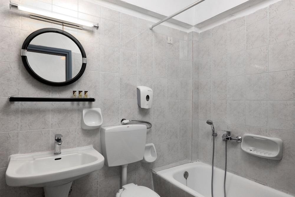 Ariadne Hotel