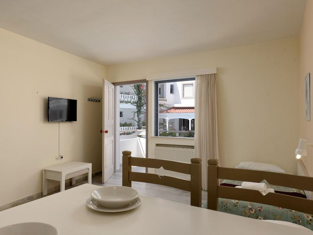Ariadne Hotel