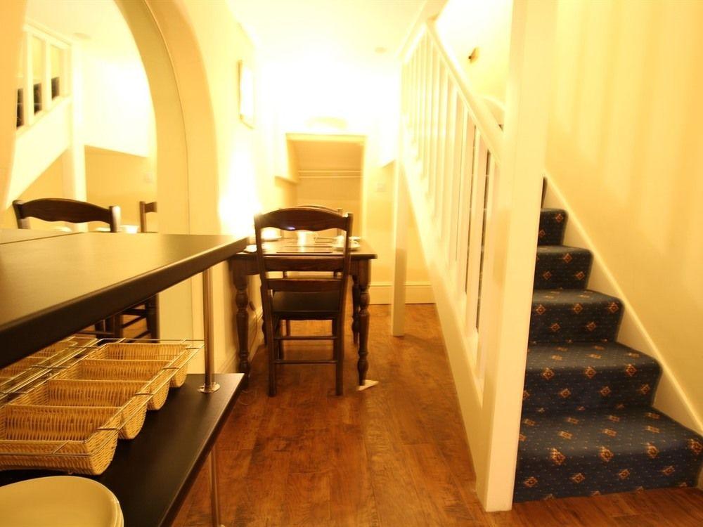 Hawks Lane Lodge