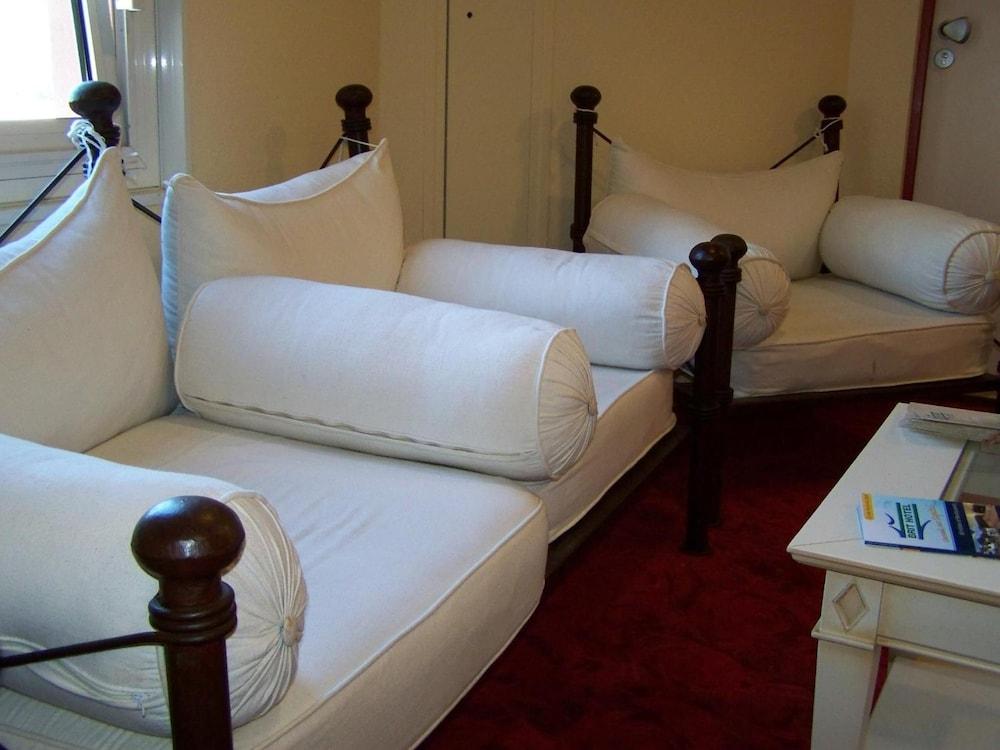 Hotel Du Perche