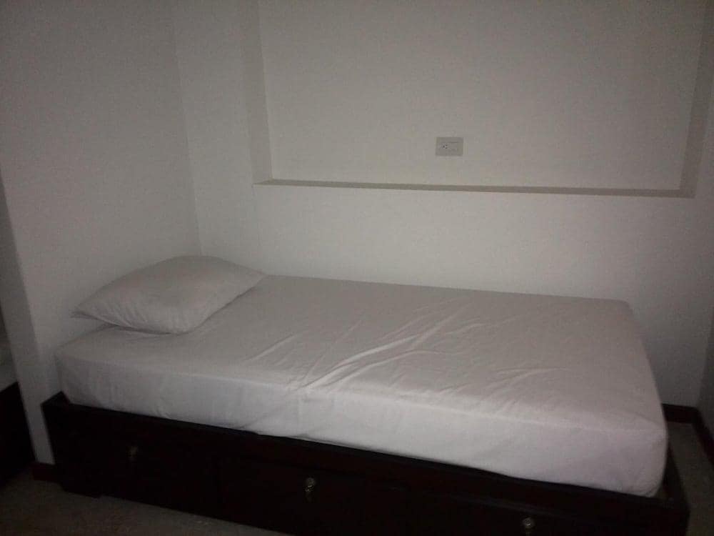 Hostal Lleras Calle 8