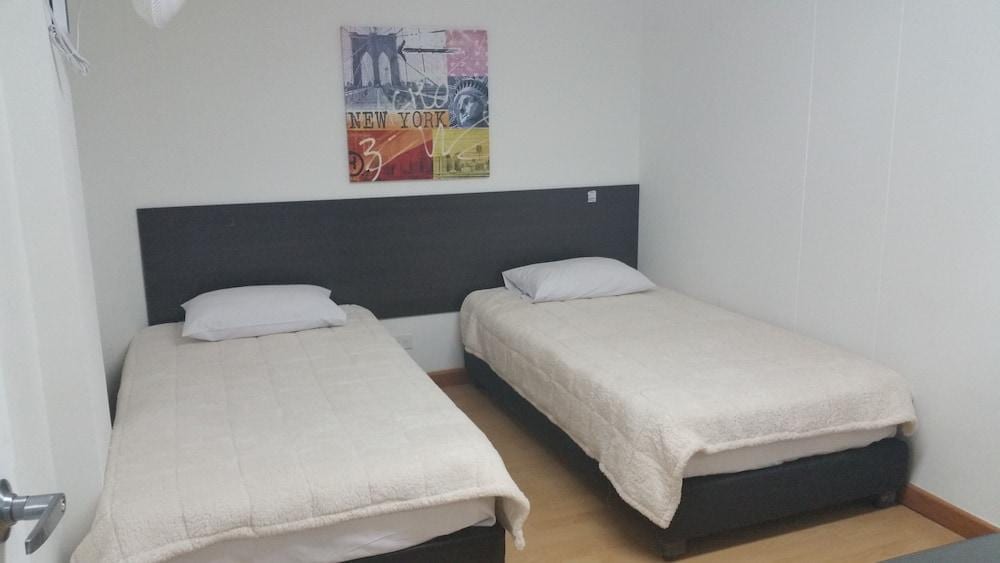 Hostal Lleras Calle 8