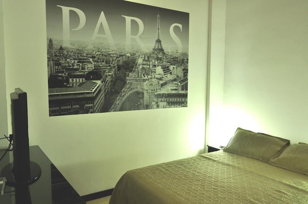 Hostal Lleras Calle 8