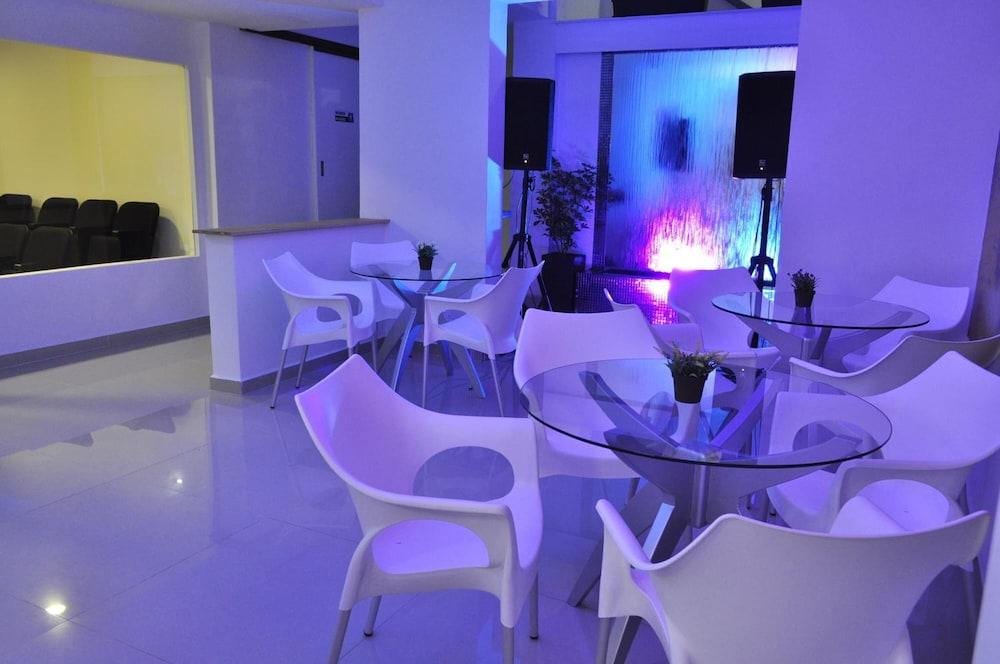 Hostal Lleras Calle 8