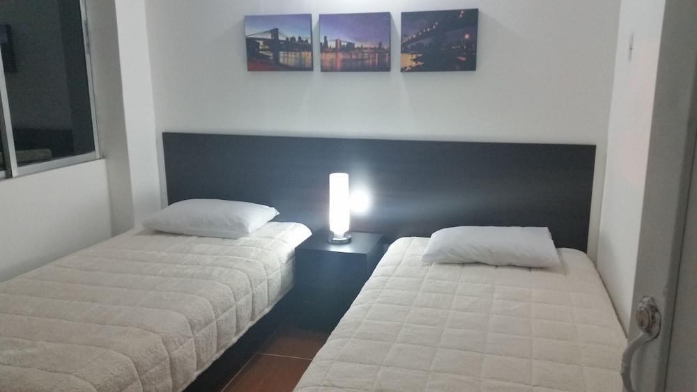 Hostal Lleras Calle 8