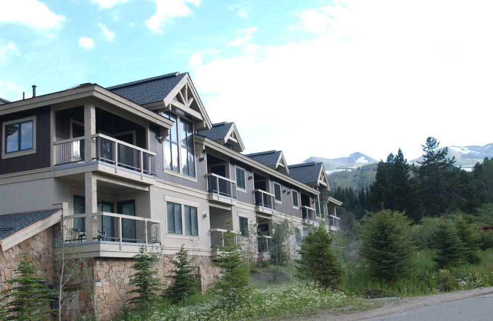 Riverbend Lodge