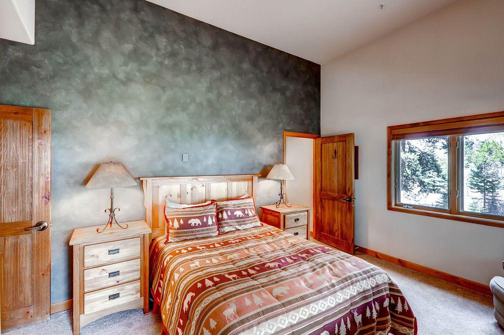 Riverbend Lodge