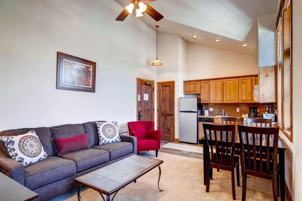 Riverbend Lodge