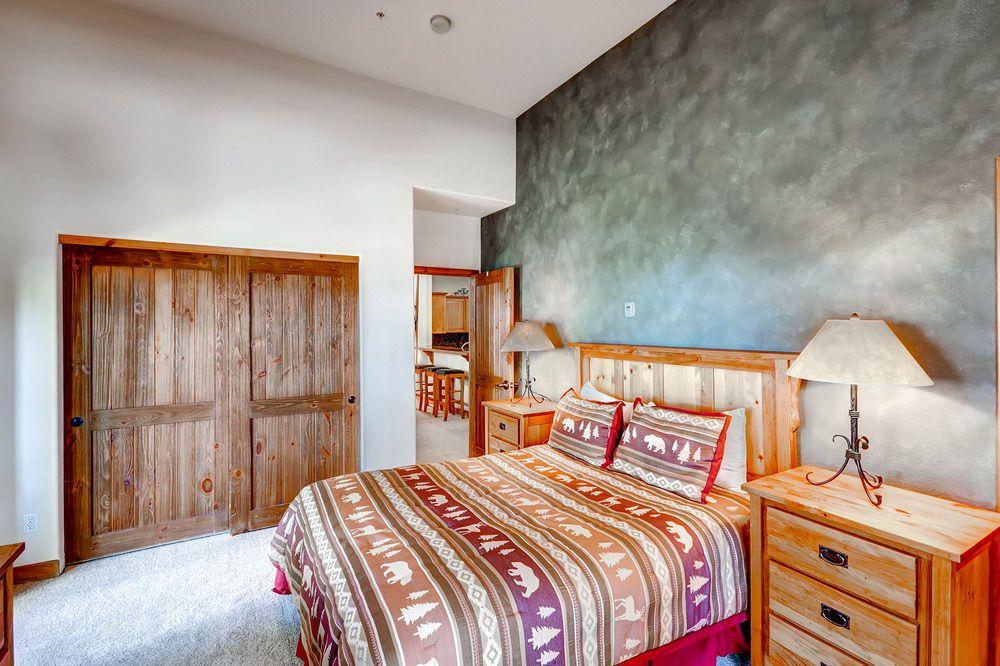 Riverbend Lodge