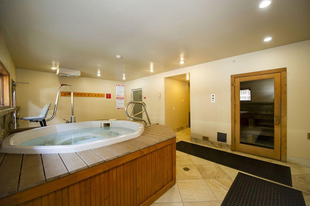 Riverbend Lodge