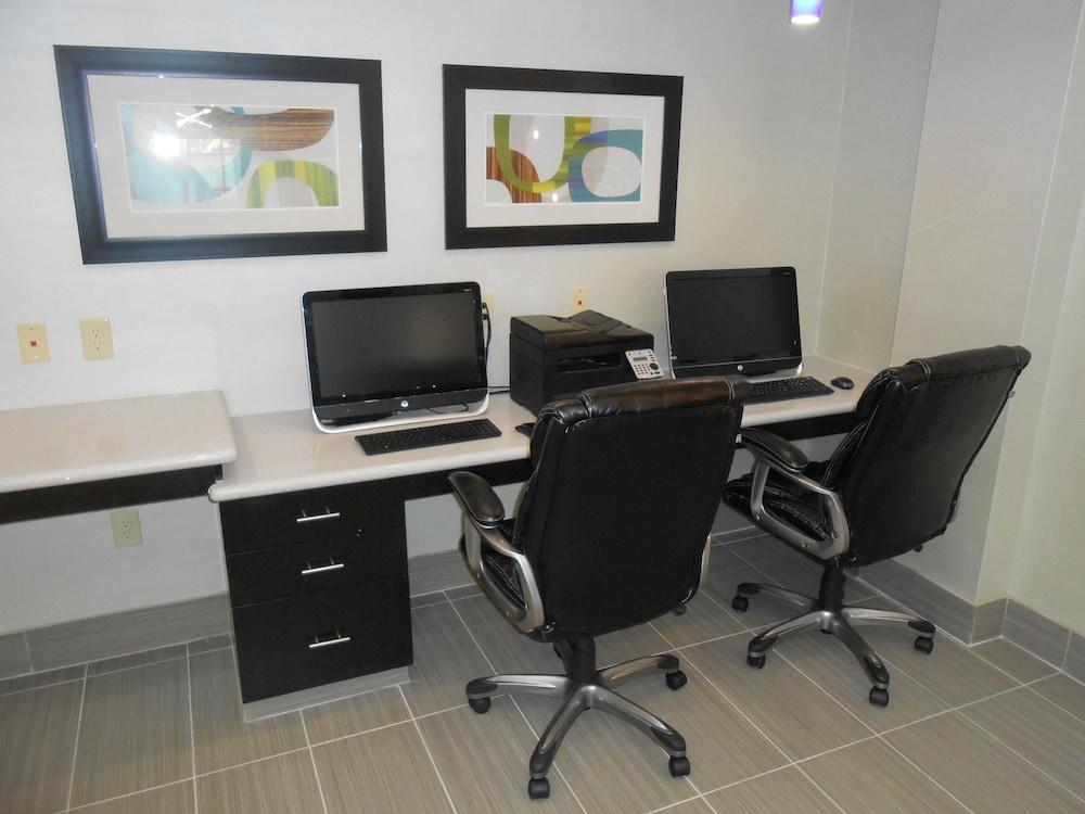 Holiday Inn Express Hotel & Suites Houston Northwest - Brookhollow