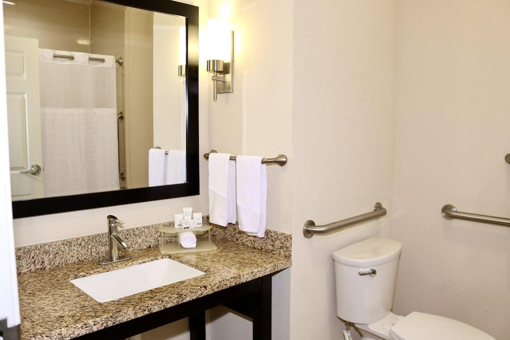 Holiday Inn Express Hotel & Suites Houston Northwest - Brookhollow