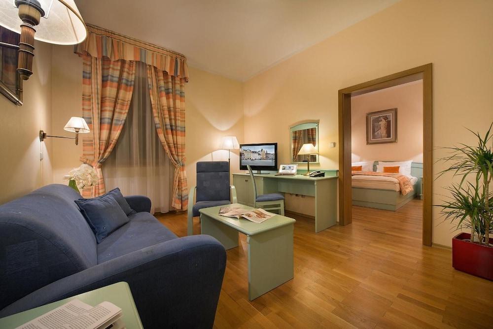 Old Town Bed & Breakfast
